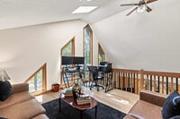 Building Photo - 2174 Lakeview Dr E
