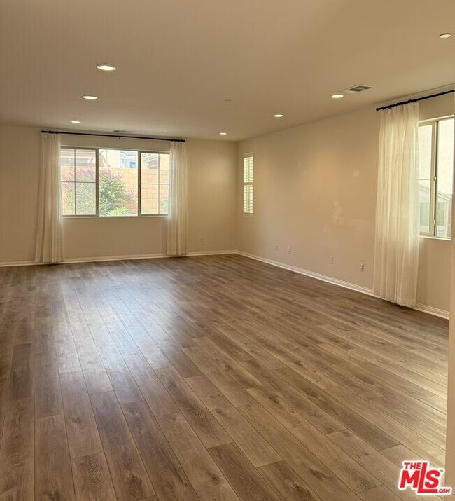 Building Photo - 3925 E Fincastle St