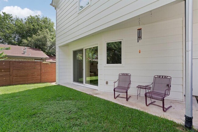 Building Photo - 2500 Southland Dr
