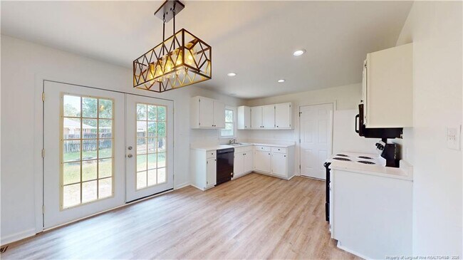 Building Photo - 242 Eppingdale Dr
