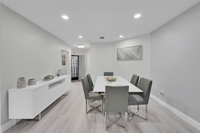 Building Photo - 5133 Brisata Cir