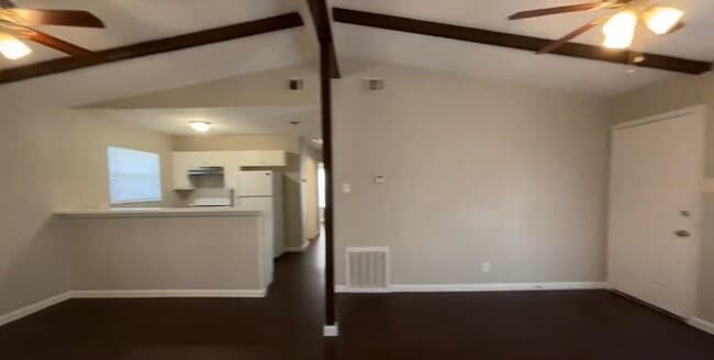 Building Photo - 5123 Vlg Gln Dr