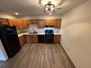 Building Photo - 2-Bedroom Ranch in Peaceful Piqua Neighbor...