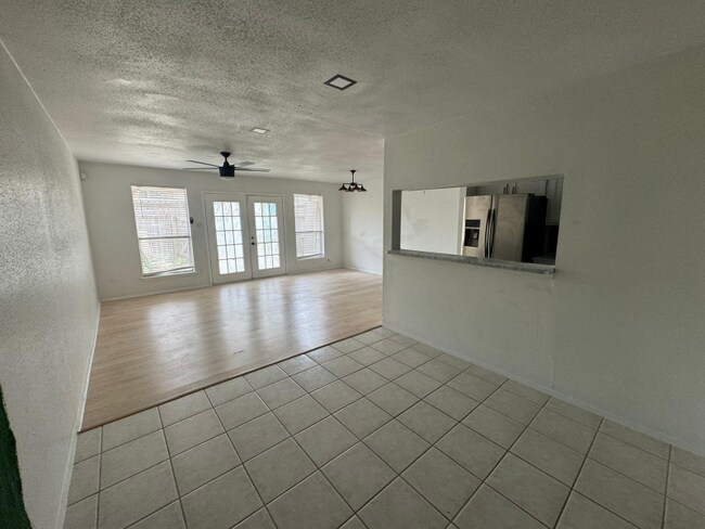 Building Photo - 6685 Kentwick Dr