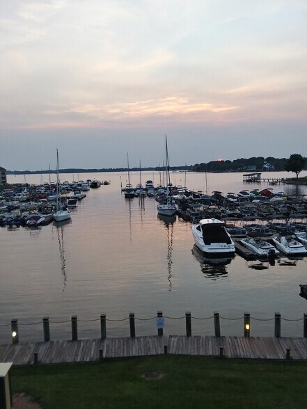 Building Photo - 18883 Vineyard Point Ln