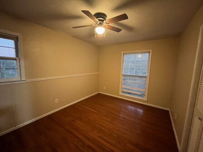 Building Photo - Charming Brick Home Located off of Moon Ro...