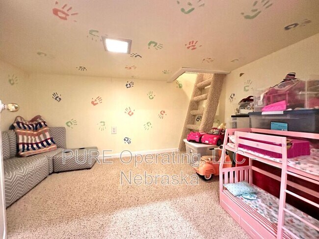 Building Photo - 4909 N 142nd St