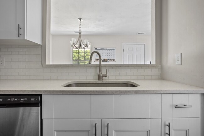 Building Photo - 2206 Berkley Ave