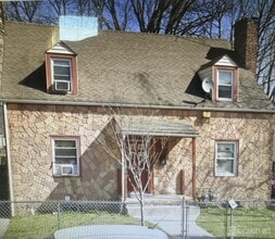 Building Photo - 97 Welton St