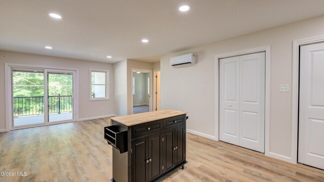 Building Photo - 246 Woods Hollow Rd
