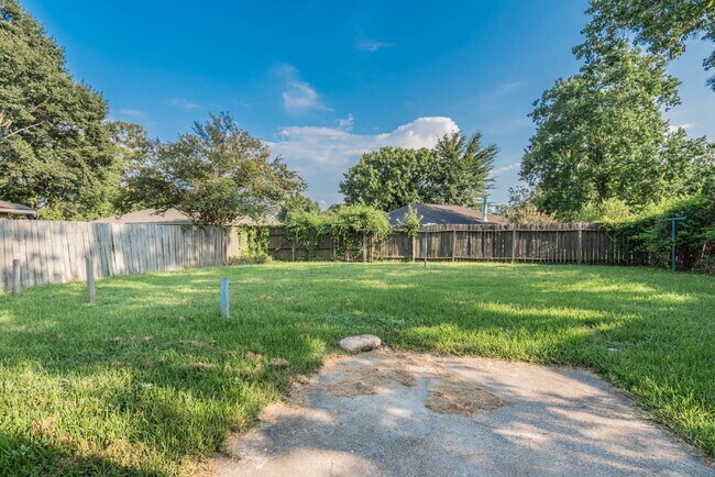 Building Photo - 8314 Poplar Ridge Ln