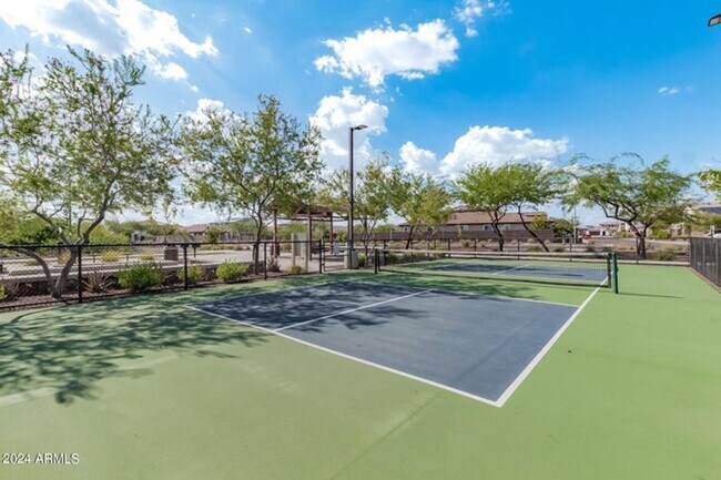 Building Photo - Charming 4 bedroom, 3 bath home in North P...