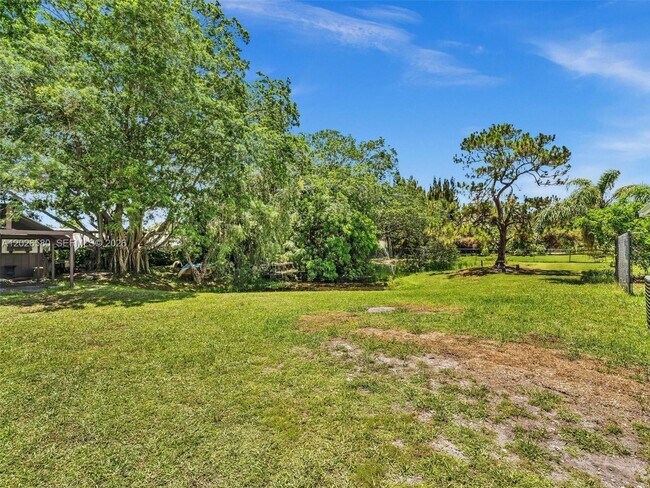 Building Photo - 5310 SW 109th Ave