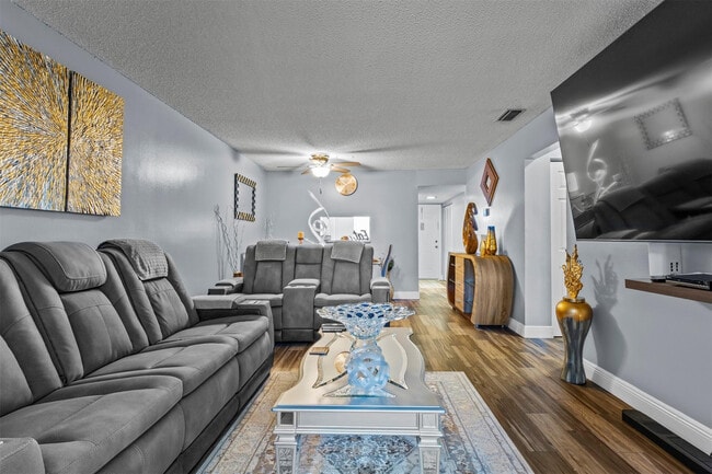 Building Photo - 7951 Southgate Blvd