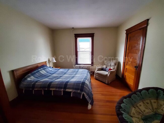 Building Photo - 137 Liberty St