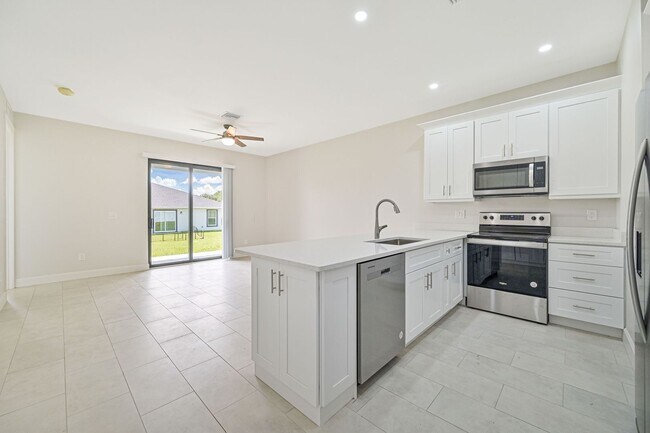 Building Photo - ** 3 Bed / 2 Bath ~ 2 Car Garage ~ New Con...