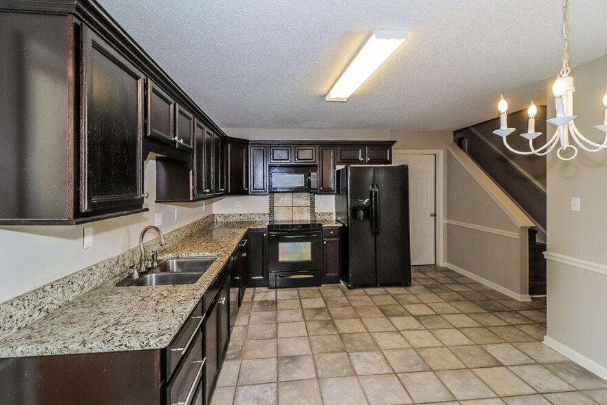 Building Photo - 5061 Thornebrook Cove