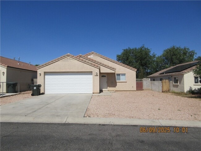 Primary Photo - 3359 N Yuma St