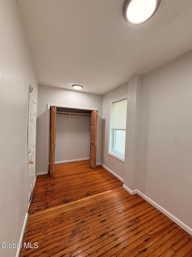 Building Photo - 531 Hamilton St