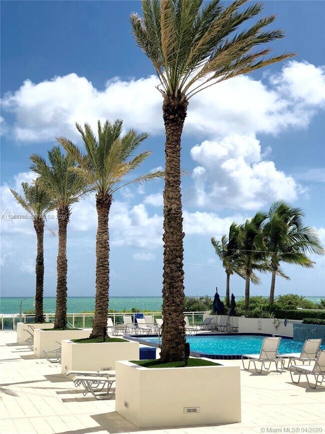 Building Photo - 6917 Collins Ave