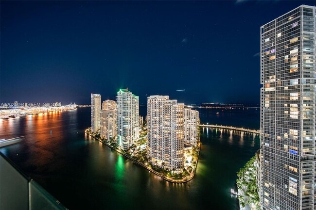 Building Photo - 300 Biscayne Blvd Way