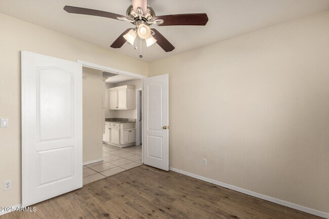 Building Photo - 8103 W Tonto Ln