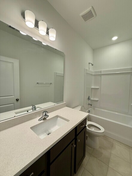 Building Photo - 5011 Westmead Ln