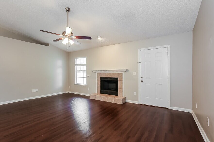 Building Photo - 3123 Olde Sutton Parke Dr
