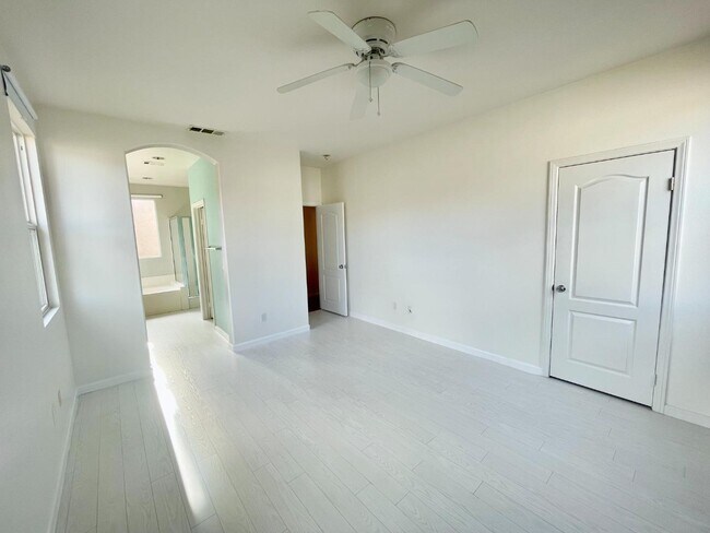 Building Photo - 1046 Strawberry Creek St