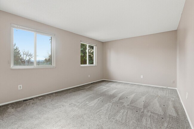 Building Photo - 5 bedroom, 3 bath home in desirable Arvada neighborhood.