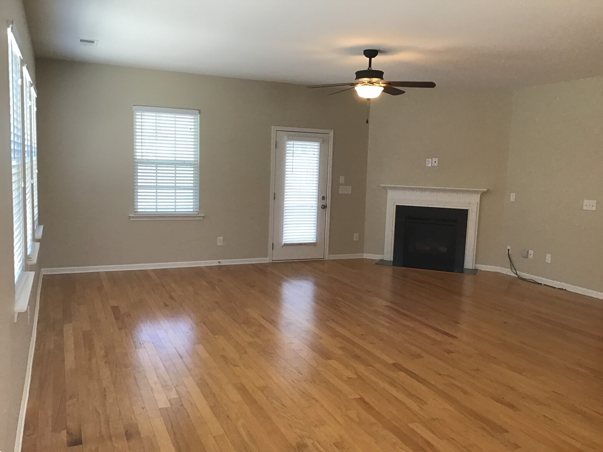Building Photo - 1613 Deer Meadows Dr