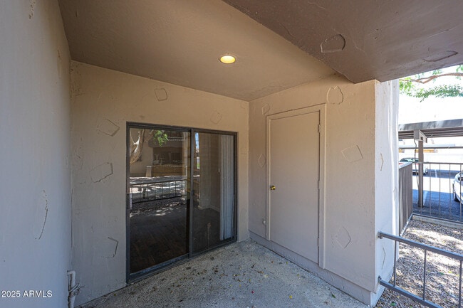 Building Photo - 747 S Ext Rd