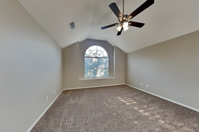 Building Photo - 15142 Red Cedar Cove Ln
