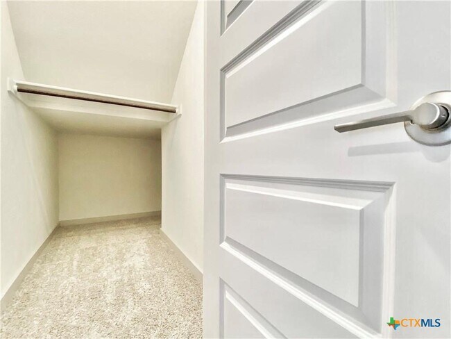 Building Photo - 100 Geminiflora Bend