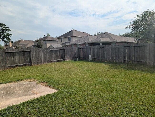 Building Photo - 21383 Village Crossing Ln