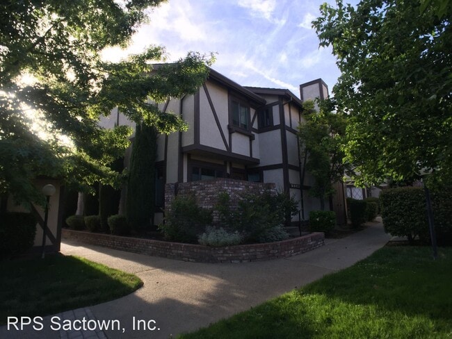 Primary Photo - 2 br, 2.5 bath House - 2507 Exeter Square ...