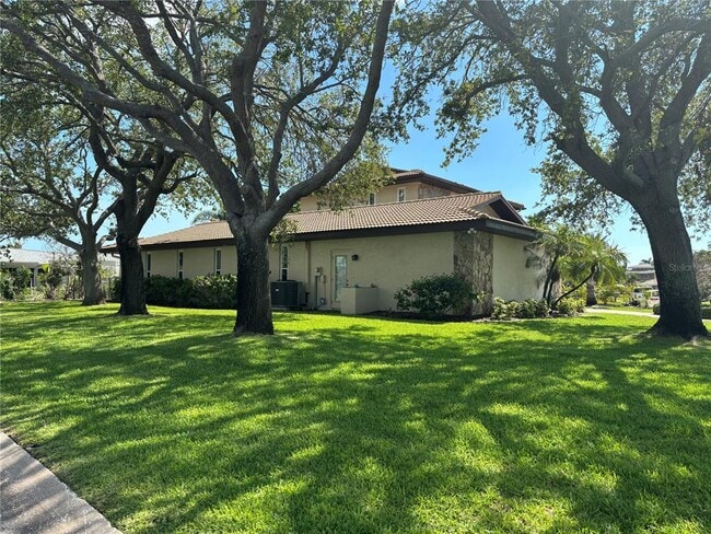 Building Photo - 10073 S Yacht Club Dr