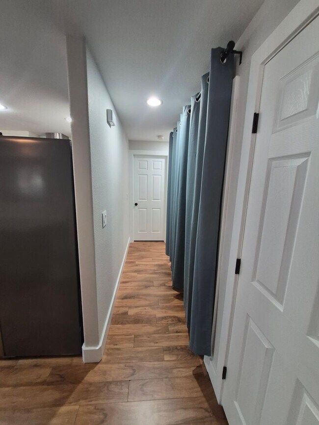 Building Photo - 3BR/2BA Retreat in Tollgate development - Sisters