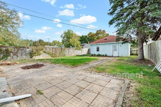 Building Photo - 1202 N Anthony Blvd