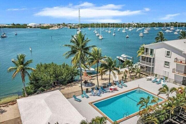 Building Photo - 1217 Sombrero Blvd