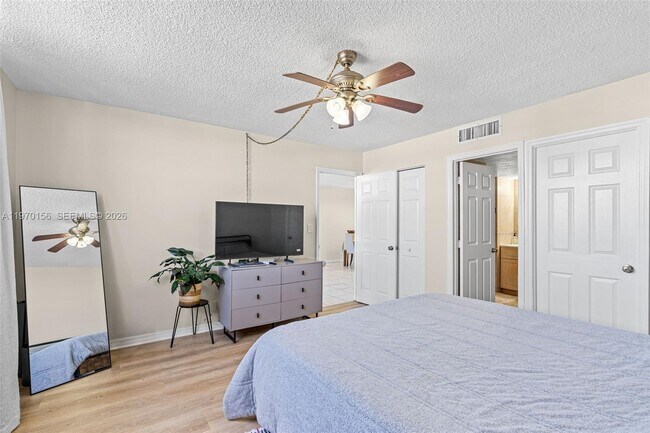 Building Photo - 3703 NE 166th St