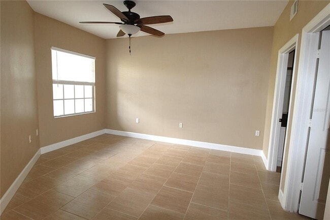 Building Photo - 5459 Bentgrass Dr