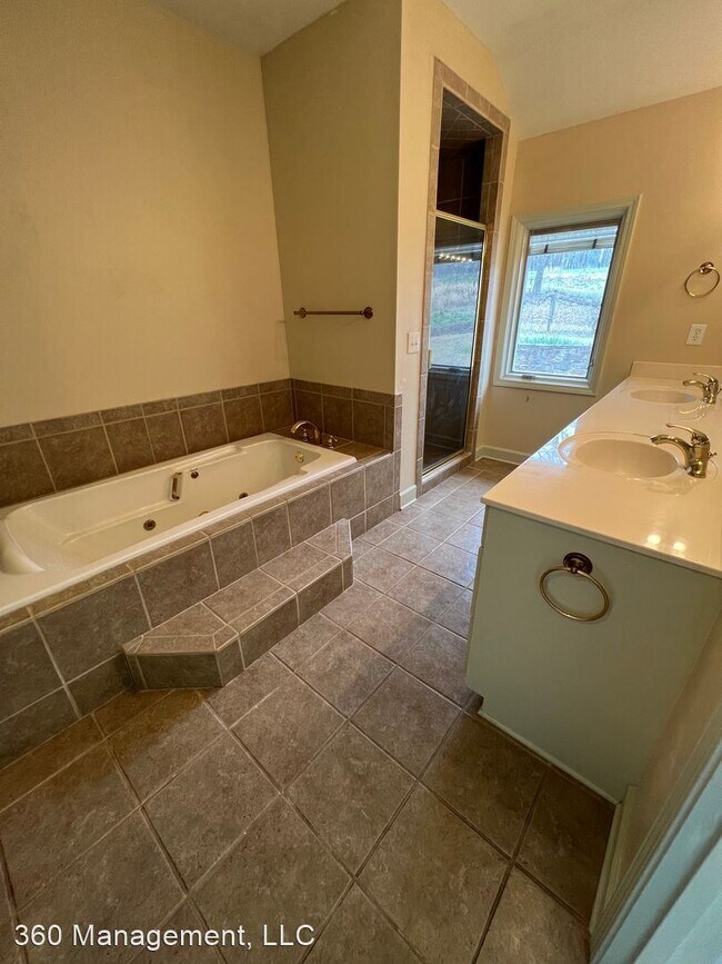 Building Photo - 3 br, 2 bath House - 280 Ensminger Rd