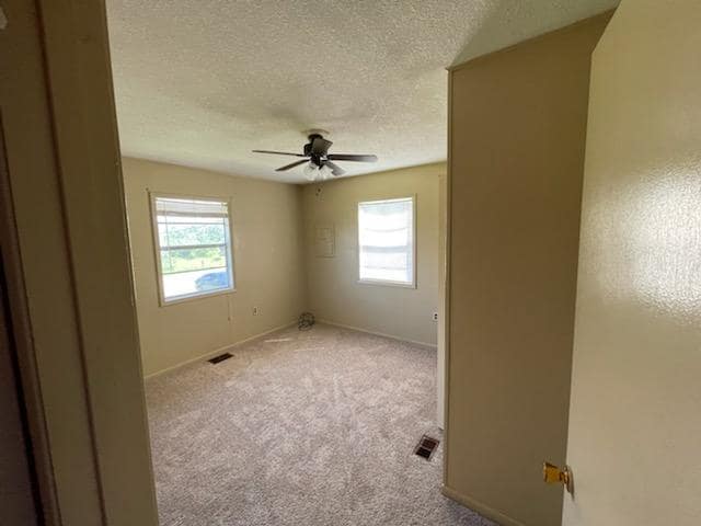 Building Photo - 403 S Vista Dr