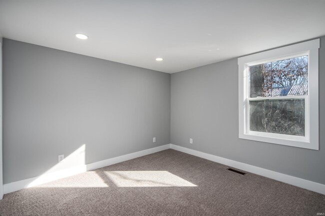 Building Photo - 1700 E Moffett Ln