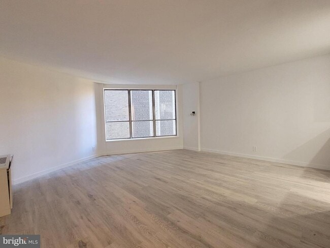 Building Photo - 224 W Rittenhouse Square