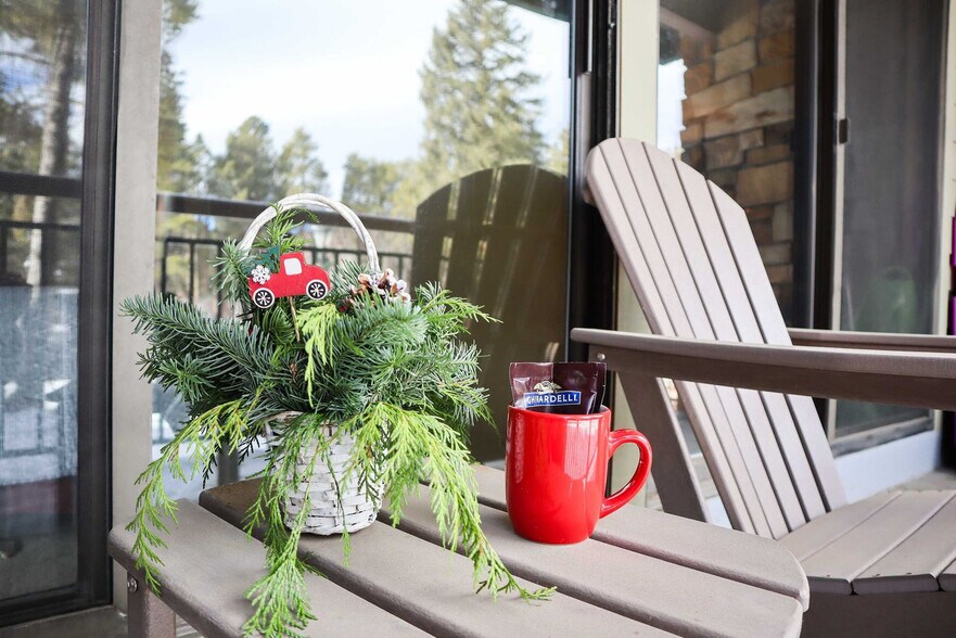 Building Photo - 455 Village Rd