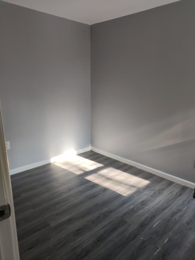 Building Photo - 5020 Westminster Ave