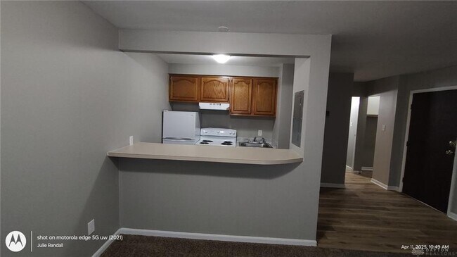 Building Photo - 4627 Far Hills Ave