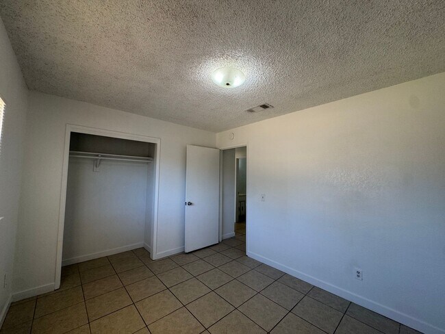 Building Photo - 205 Ashlan Way